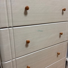 【決まりました】4月中頃引き渡し　白いタンスの画像