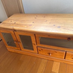 カントリー調、テレビボードの画像