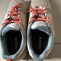 ハイテック　スニーカー26.5センチの画像