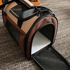 あげます ⚠️USED品⚠️【アイリスオーヤマ　折りたたみソフトキャリー Sサイズ】 ブラウンの画像