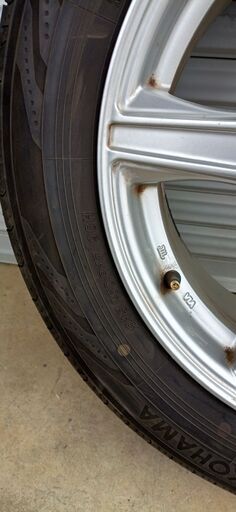 215/60-17 2023年　ホイール17×7J  インセット38　PCD114.3　ブルーアースRV-03