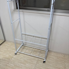 洋服ハンガーラックの画像