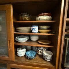 【締切前日：格安 横浜・東戸塚引渡し】家具製造業者製品：引戸スタイル レトロ食器棚 幅1200mm 高1950mm奥行400-430mmの画像