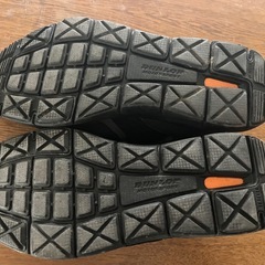 ダンロップ　スニーカー　ファスナー付きの画像