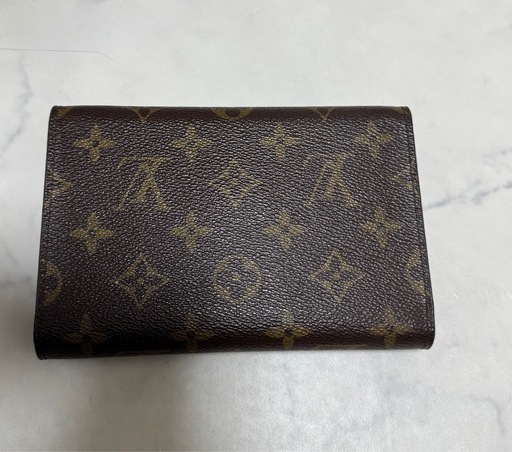 ルイヴィトン ノベルティ 財布