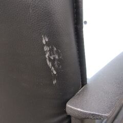 特価！　役員チェア　ビニールレザー　ブラック　肘あり　擦れありの画像