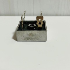 KBPC1510 1000V 15A ブリッジ整流器　単相　金属　4ターミナルの画像