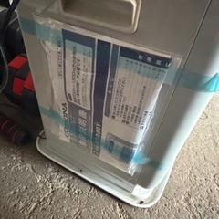 【早い者勝ち激安】灯油ストーブの画像