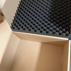 ダンボールの箱の画像