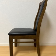 ダイニングチェア4脚の画像