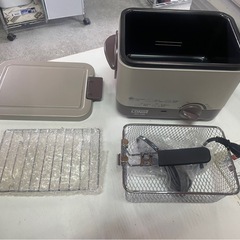 未使用　YAMAZEN　山善　電気フライヤー　MDF-1500　LONGT　卓上　揚げ物　フライ　調理器具　通電OK　③の画像