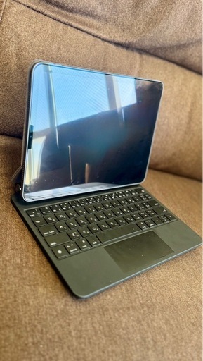 【再投稿】 iPad Air第5世代256G キーボード付き