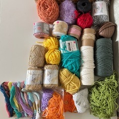 おもちゃ　色々　バランスボール　生地　毛糸　手芸　お菓子の画像