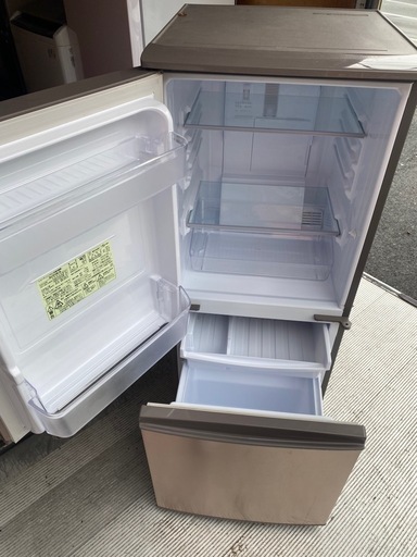 NO B938?福岡市内配送設置無料✨?SJ-D14E-N 冷蔵庫 ブロンズ系 [137L /2ドア /右開き/左開き付け替えタイプ]