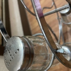 塩コショウなど入れる容器の画像