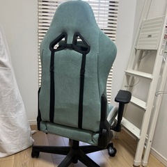 ゲーミングチェア　中古(オットマン破損あり)の画像