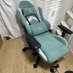 ゲーミングチェア　中古(オットマン破損あり)の画像