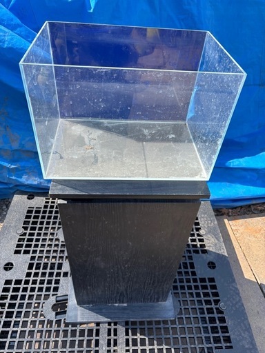 蓋付き45センチ規格ガラス製水槽と水槽台 セットです。