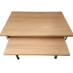 キャスター付きパソコンデスク／スライド棚付き／木目の画像