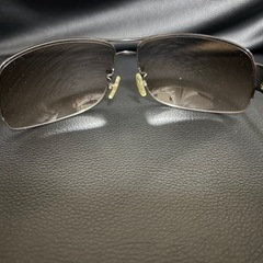 ポリス サングラス ケース付きの画像