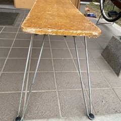 折りたたみ机の画像