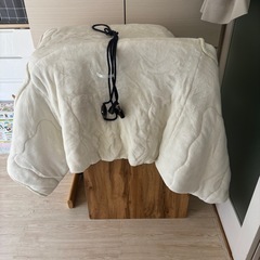 【2022年製】リバーシブル折れ足コタツ一式の画像