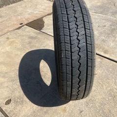 サマータイヤの画像