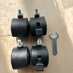 キャスター4個の画像