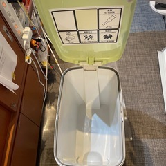 【ゴミ箱】【グリーン•45L】クリーニング済み【管理番号0319】野の画像