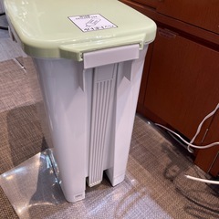 【ゴミ箱】【グリーン•45L】クリーニング済み【管理番号0319】野の画像