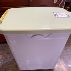 【ゴミ箱】【グリーン•45L】クリーニング済み【管理番号0319】野の画像