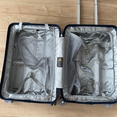 キャリーバック　スーツケースの画像