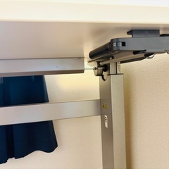 Steelcase 手動昇降デスク 幅157cm  の画像