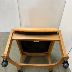 ハイバック　キャスター付きダイニングチェアの画像