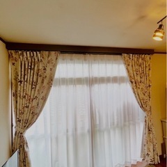 カーテンの画像