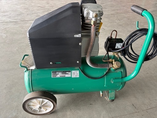 G-force AIR COMPRESSOR 1.5馬力 100V 30Lタンク AC15-30