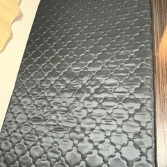 セミダブルベッド（フレーム）とマットレスの画像