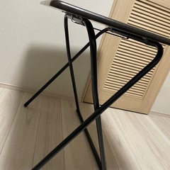 折りたたみテーブルの画像