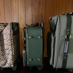 旅行用キャスター付きバッグ三点の画像