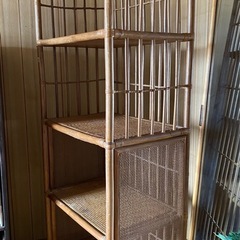 籐の4段シェルフの画像