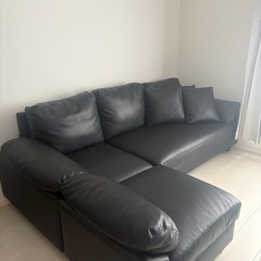 L字黒ソファーの画像