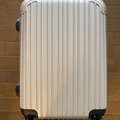 スーツケース Sサイズ(機内持込可能！) シャンパンゴールドカラーの画像