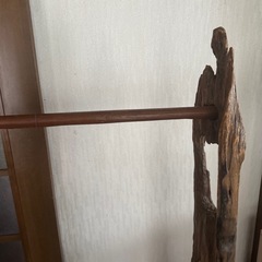 木製ハンガーラックの画像