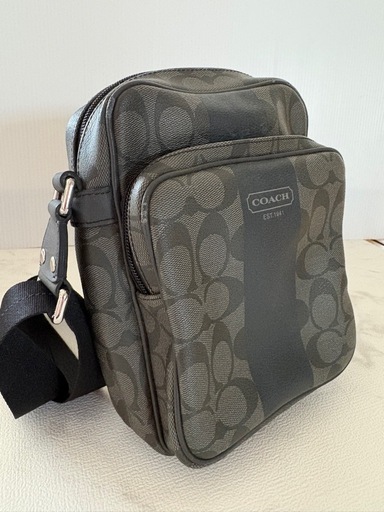 COACH ショルダーバッグ　グレー×ブラック　クロスバック　レザー　シグネチャー