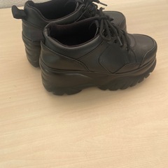 厚底靴の画像