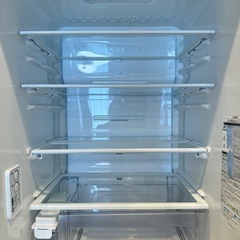 2023年製の東芝の大型冷蔵庫の画像