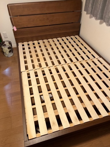 ダブルベッドフレーム（150cm）美品