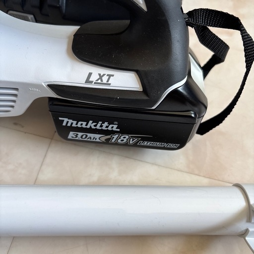 マキタ Makita 充電式クリーナ CL180FD 