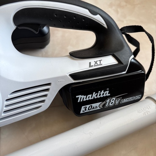 マキタ Makita 充電式クリーナ CL180FD 