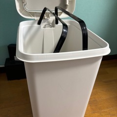 無料🍀蓋付きゴミ箱3/21優先の画像